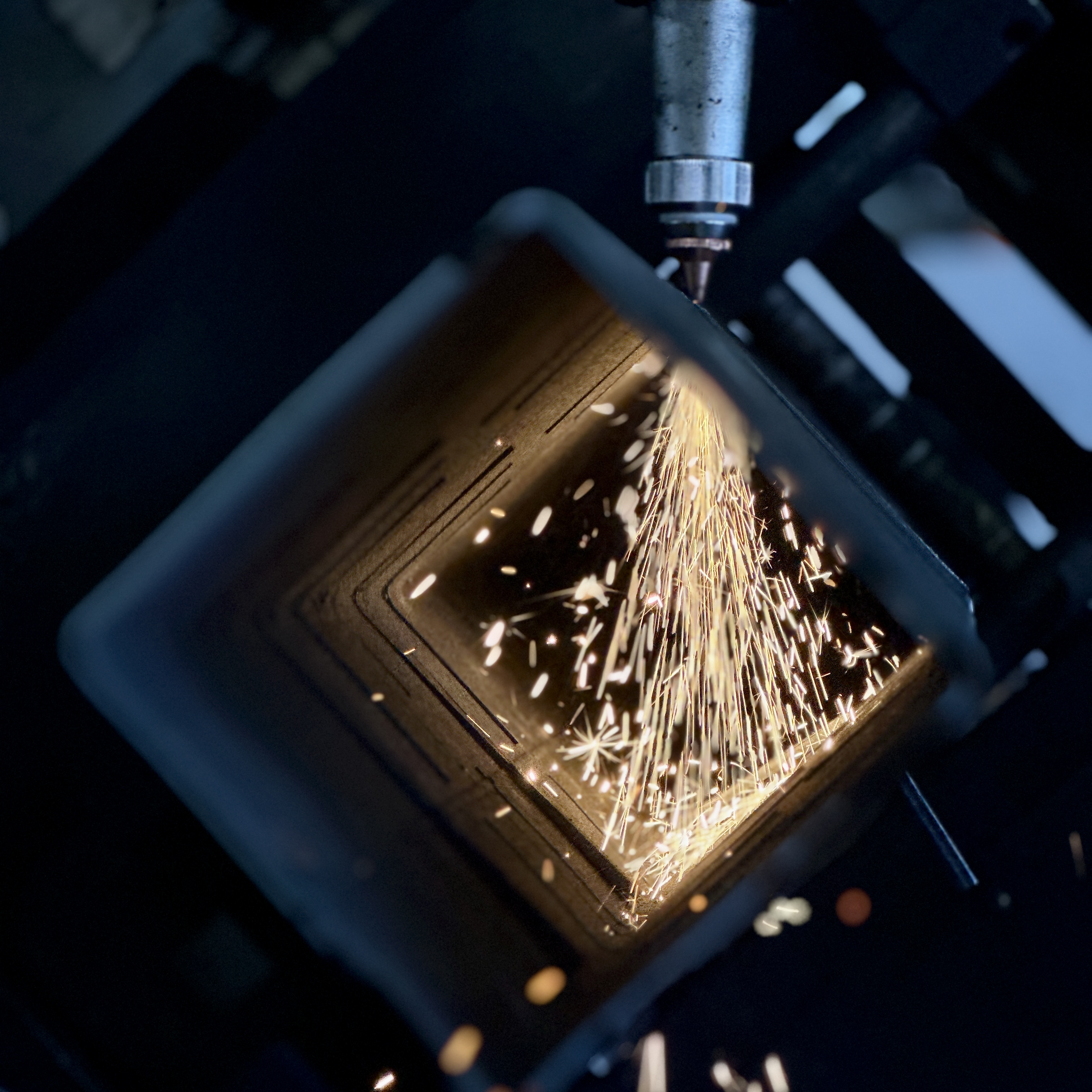 Точность и стиль с лазерной резкой трубопрофиля: Искусство создания уникальных светильников