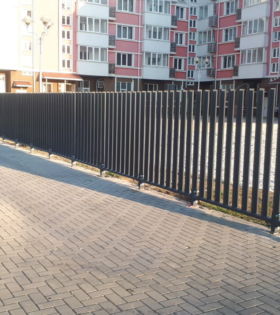 Забор из профильной трубы-2.jpg Забор из профильной трубы-2.jpg